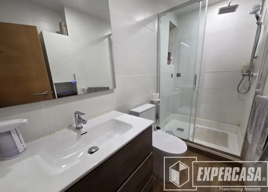 Bathroom of Flat for sale in Alfafar  with Air Conditioner