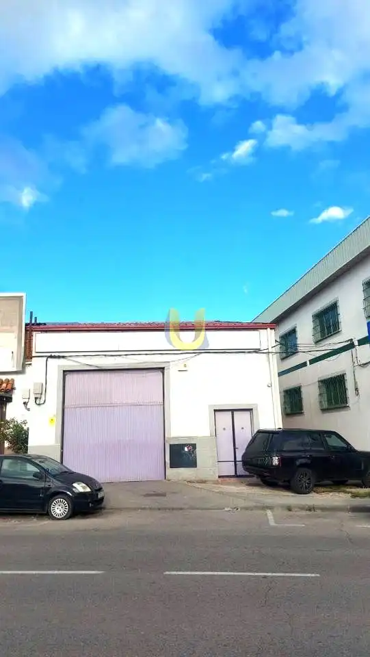 Außenansicht von Fabrikhallen zur Miete in Fuenlabrada