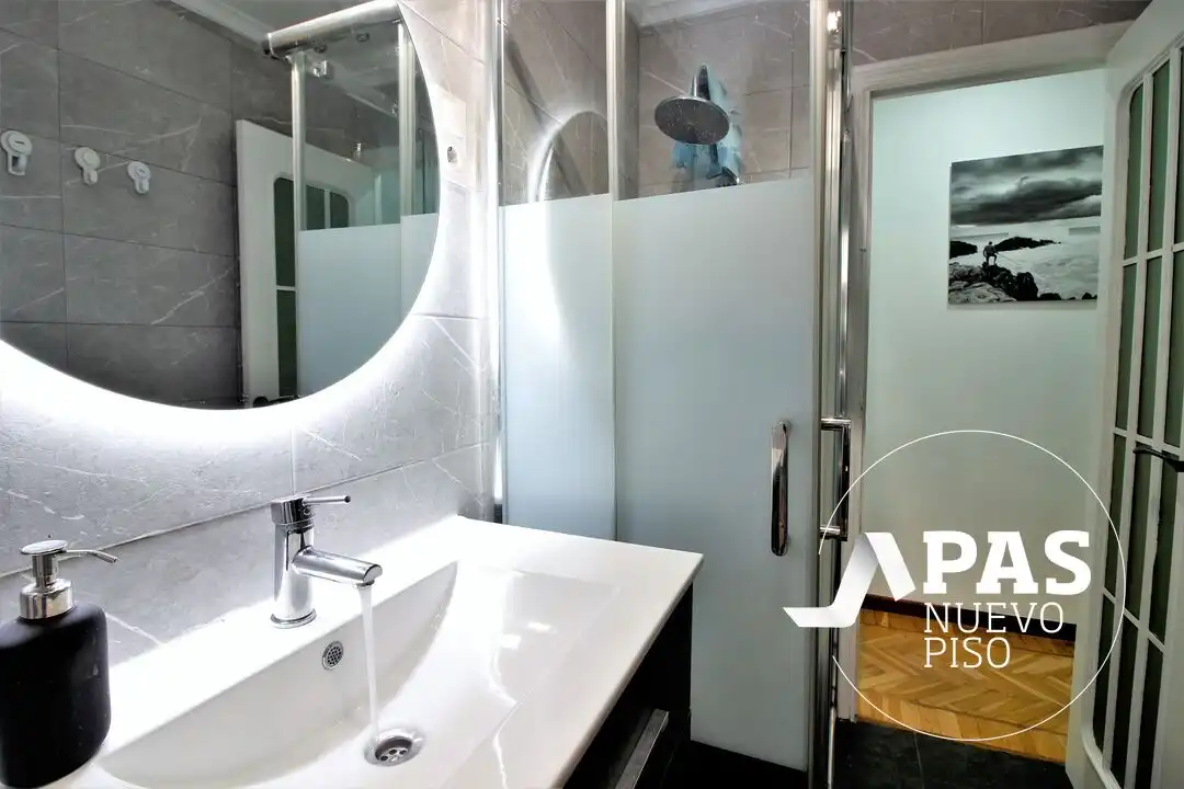 Bathroom of Flat for sale in Santander  with Heating