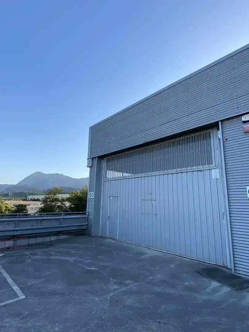 Außenansicht von Fabrikhallen zur Miete in Durango, Bizkaia
