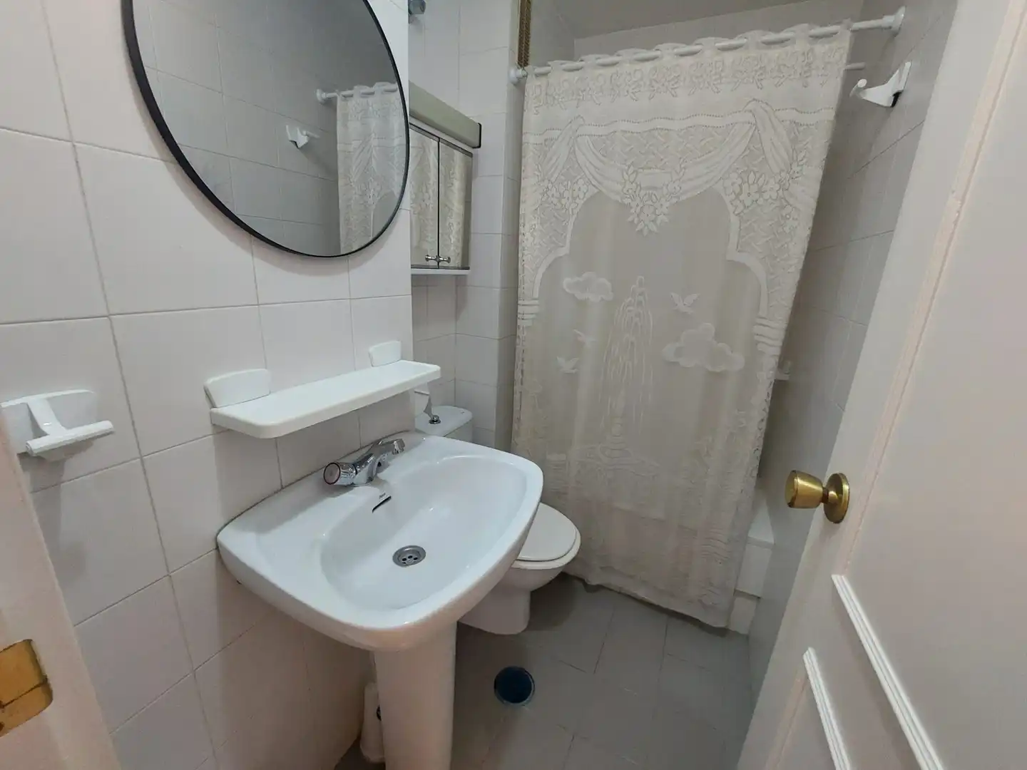 Badezimmer von Wohnung zum Verkauf in Fuengirola mit Klimaanlage, Möbliert und Waschmaschine