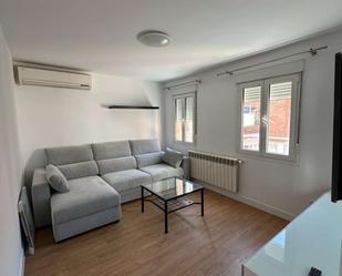 Sala d'estar de Apartament per a compartir en  Madrid Capital amb Aire condicionat i Terrassa