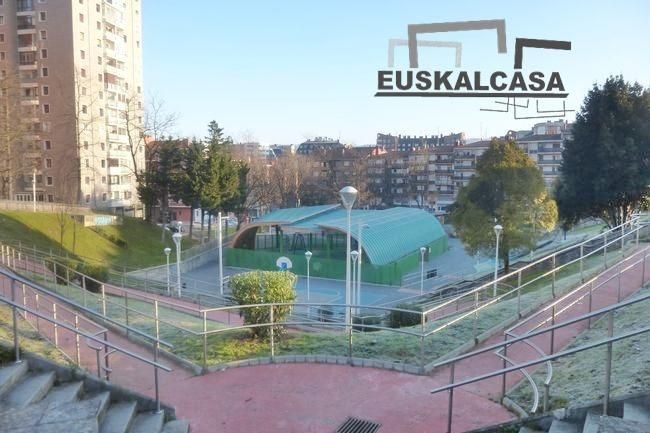 Exterior view of Flat for sale in Bilbao   with Heating, Storage room and Balcony