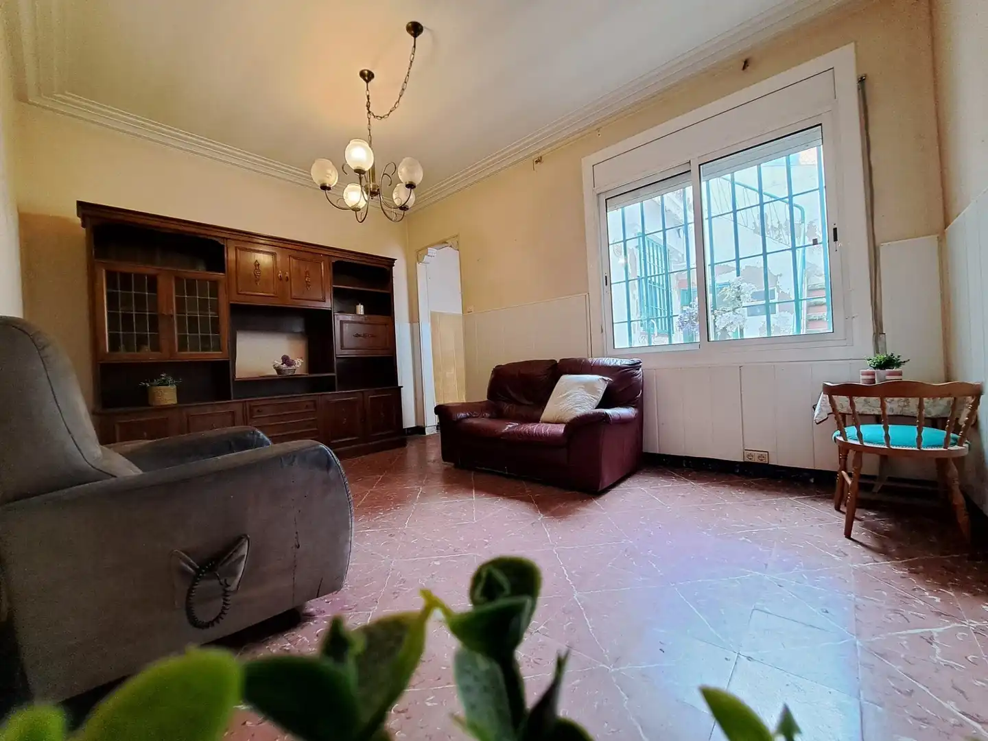 Sala de estar de Casa adosada en venta en Rubí con Terraza y Alarma