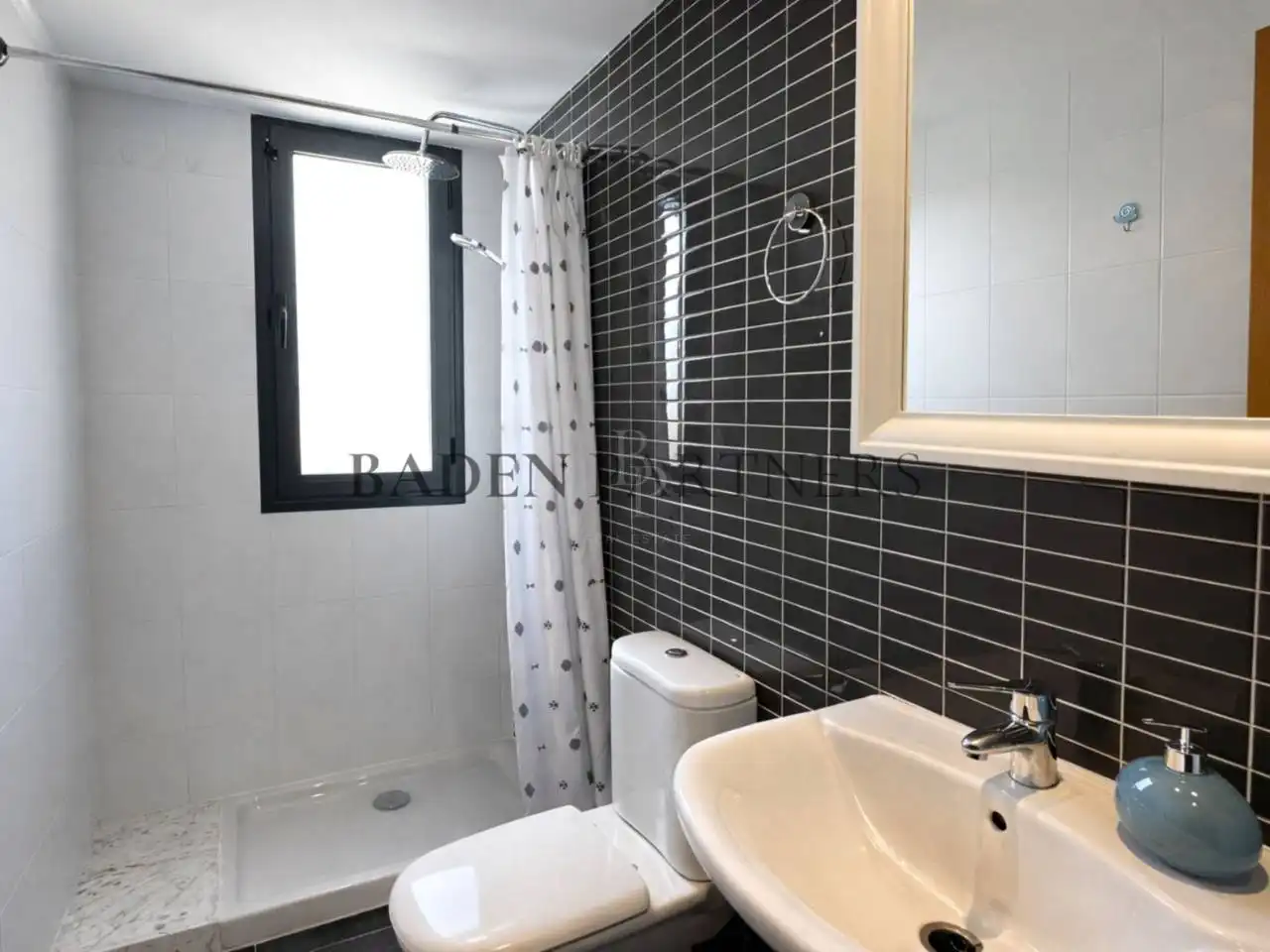Badezimmer von Wohnung zum Verkauf in San Jorge / Sant Jordi mit Klimaanlage, Terrasse und Abstellraum
