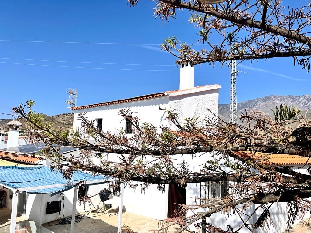 Vista exterior de Finca rústica en venda en Motril amb Piscina i Moblat
