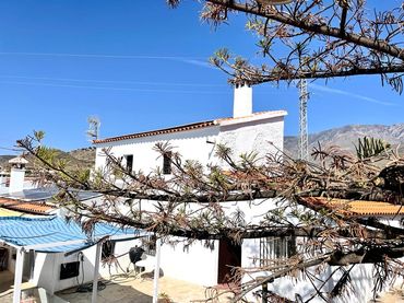Casa rústica amb piscina en venda a Los Tablones - La Garnatilla