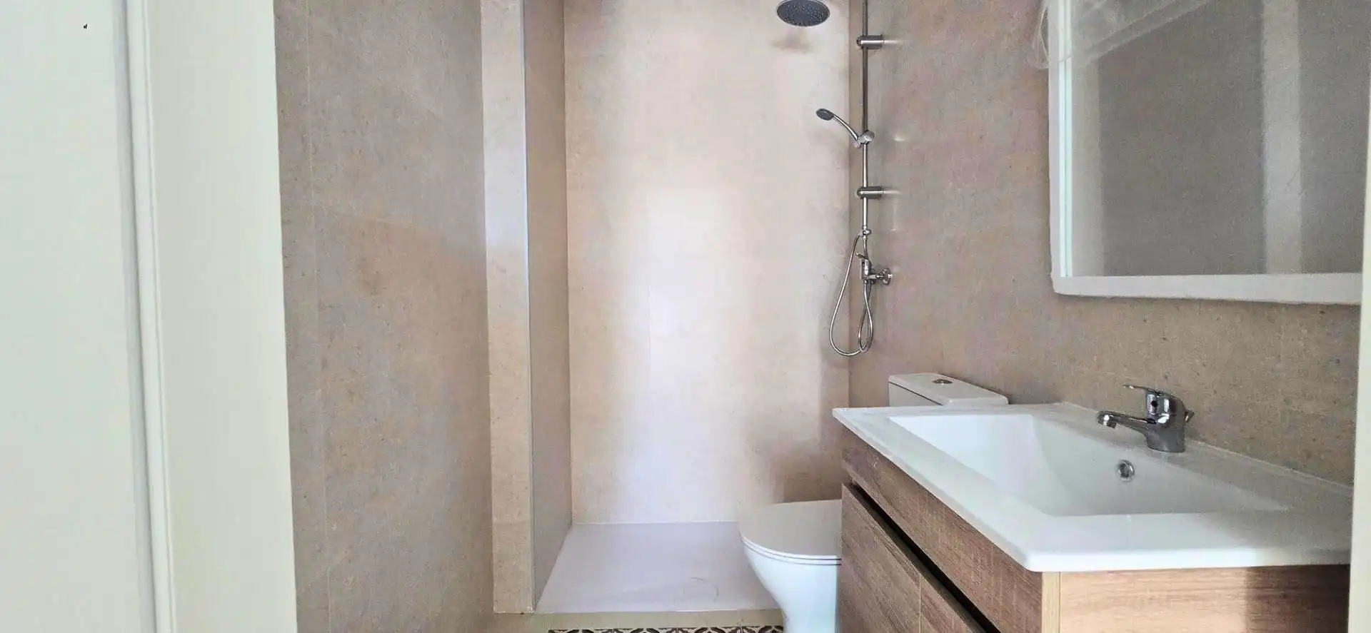 Badezimmer von Wohnungen zum Verkauf in Badajoz mit Terrasse und Balkon