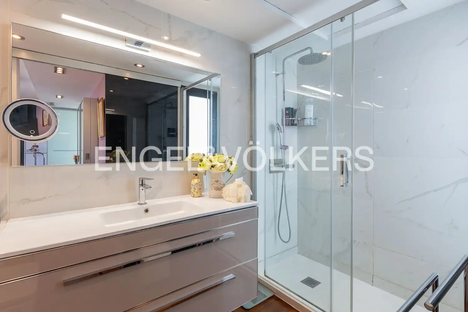Bathroom of Attic for sale in Dénia  with Air Conditioner, Heating and Terrace