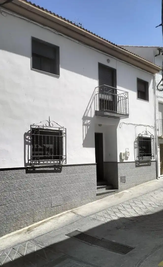 Vista exterior de Casa o chalet en venta en Castillo de Locubín con Trastero