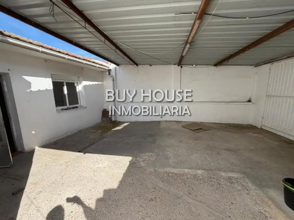 Parking of Houses for sale in Bargas