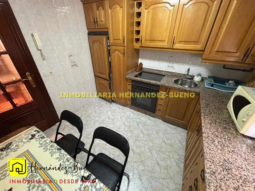 Cocina de Piso en venta en Salamanca con Calefacción, Trastero y Amueblado