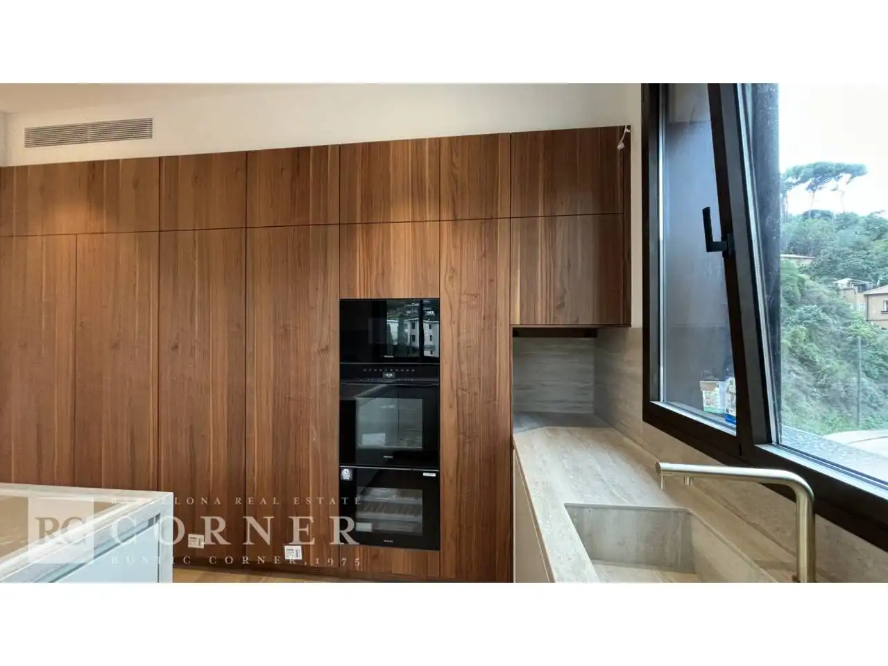 Kitchen of Flat for sale in Barcelona  with Air Conditioner, Parquet flooring and Terrace