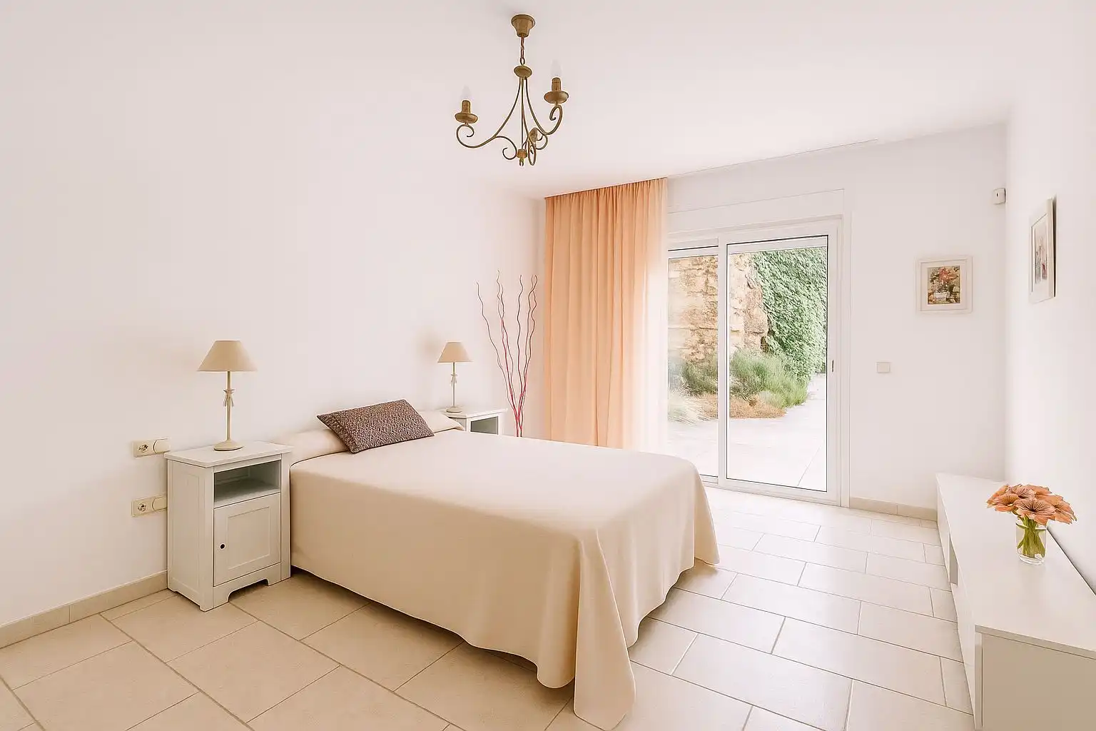 Bedroom of Flat for sale in Benahavís  with Air Conditioner, Private garden and Terrace