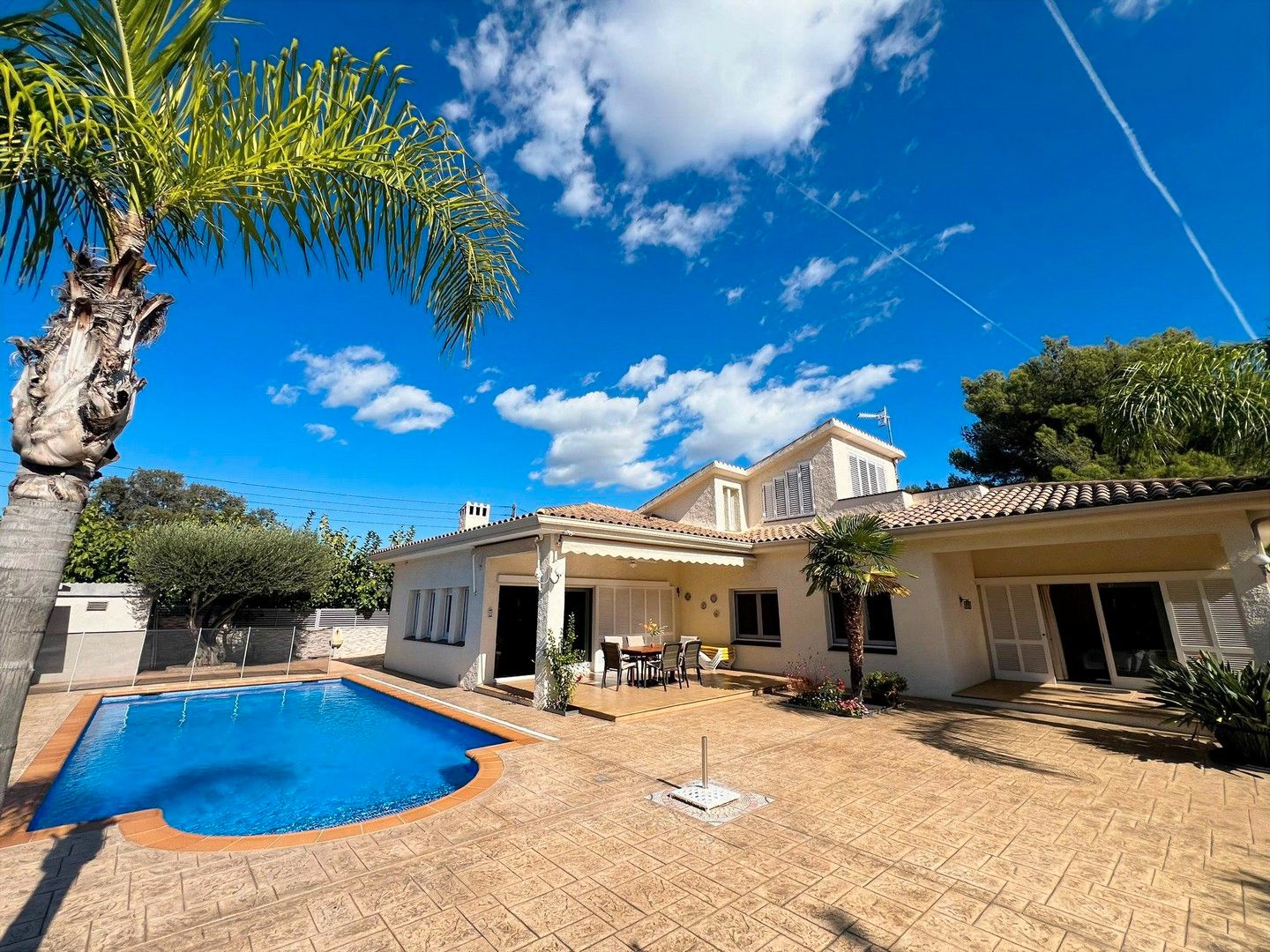 Exterior view of House or chalet for sale in Roda de Berà  with Air Conditioner, Heating and Private garden