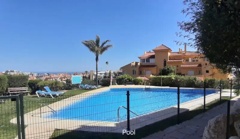 Piscina de Apartament en venda en Mijas amb Aire condicionat, Terrassa i Piscina