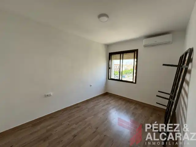 Bedroom of Flat for sale in Palma del Río  with Air Conditioner, Parquet flooring and Washing machine