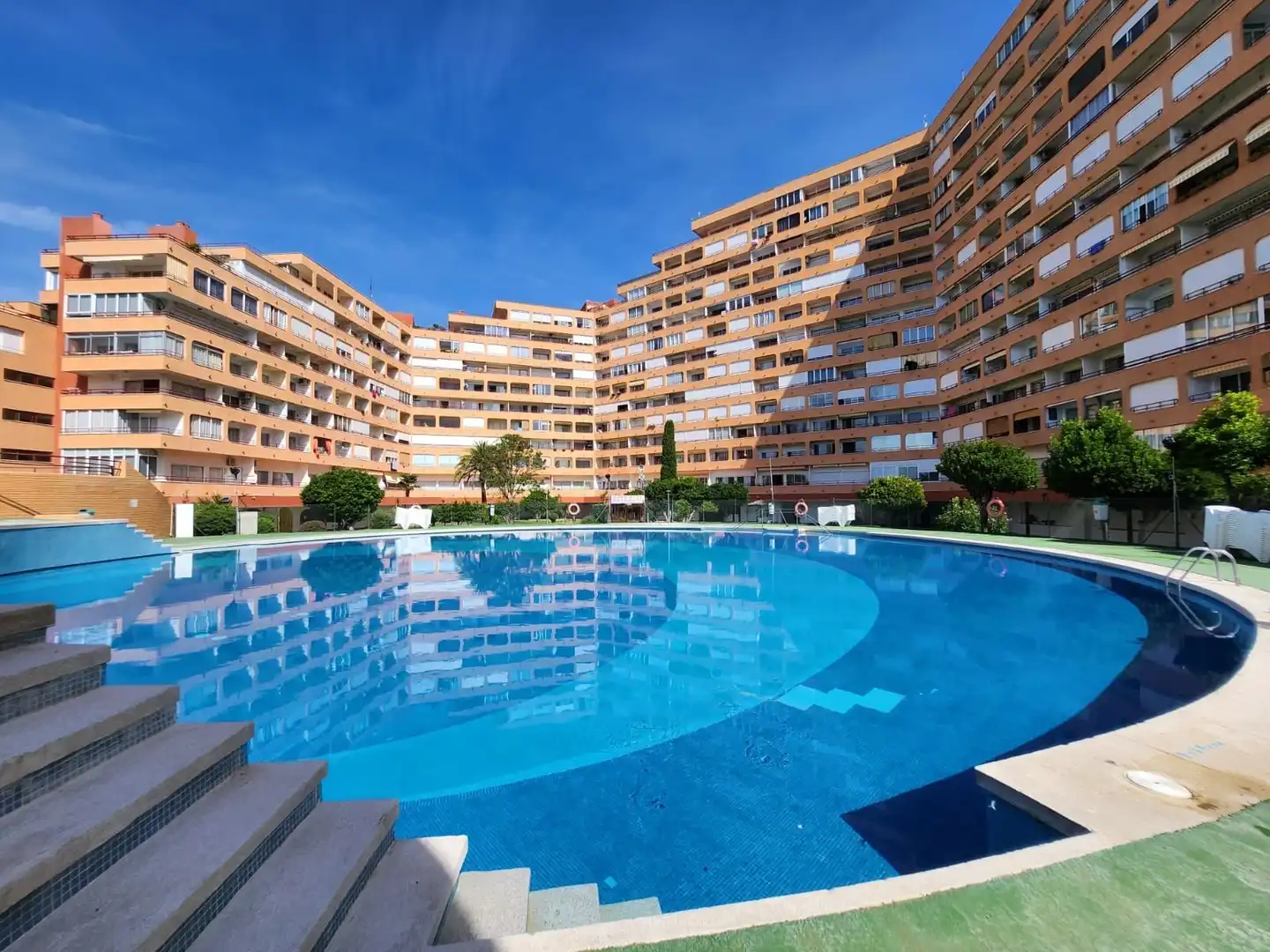 Swimming pool of Flat for sale in Roses  with Air Conditioner, Heating and Terrace
