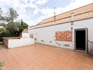 Detached house with pool for sale in Masquefa