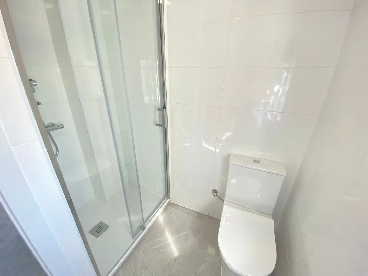 Bathroom of Attic for rent in Madrid  with Heating, Terrace and Furnished