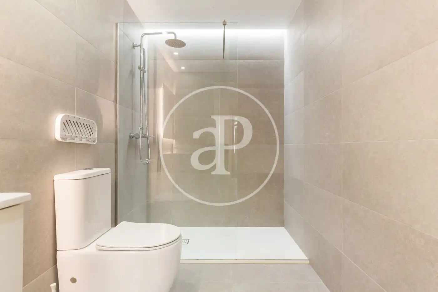 Badezimmer von Loft zur Miete in Valencia mit Klimaanlage, Heizung und Möbliert
