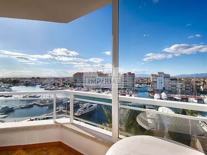 Exterior view of Flat for sale in Empuriabrava  with Air Conditioner and Terrace