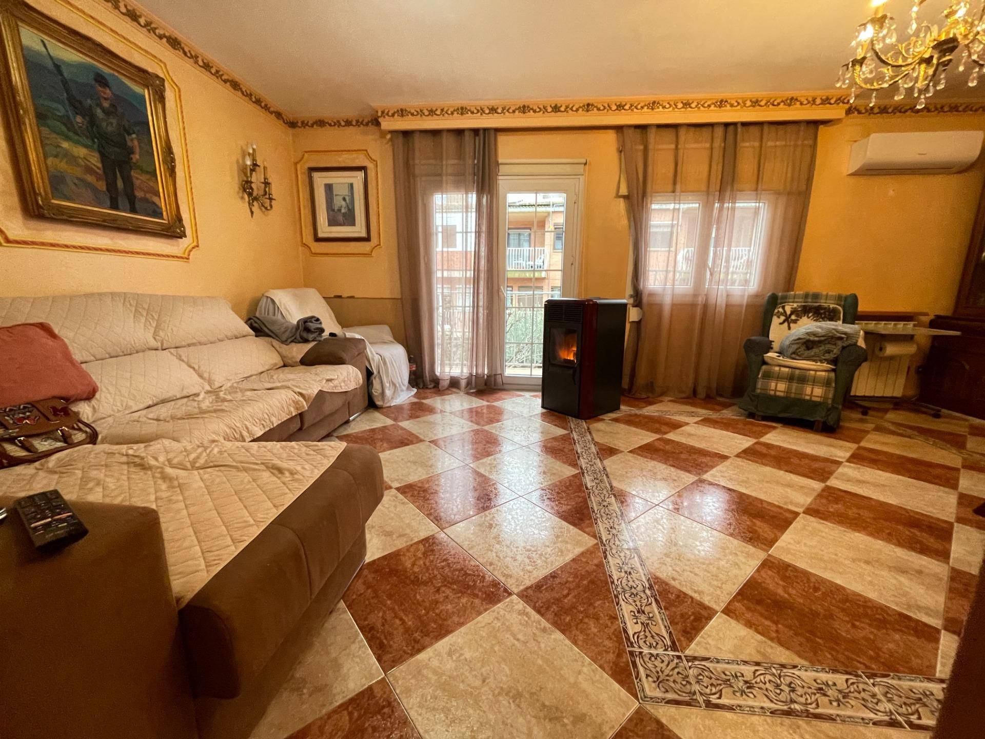 Sala d'estar de Casa o xalet en venda en Cervera amb Aire condicionat, Calefacció i Jardí privat