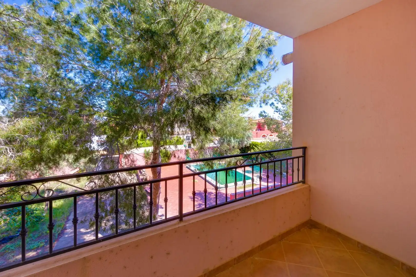 Villa mit Pool zum Verkauf in Calle ESTOCOLMO-CIUDAD COMUNICA, imagen 15