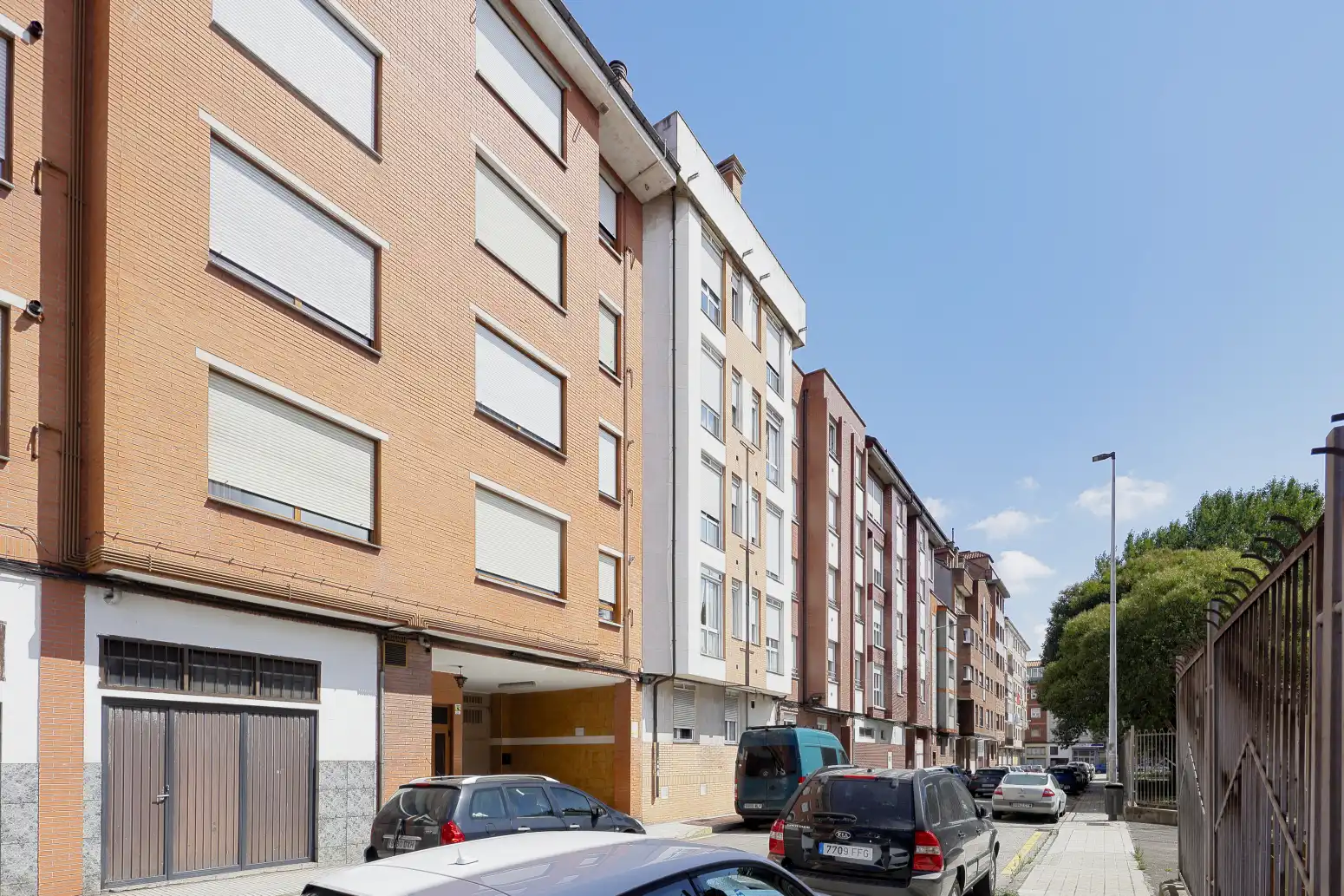 Außenansicht von Wohnung zum Verkauf in Gijón  mit Heizung und Parkett