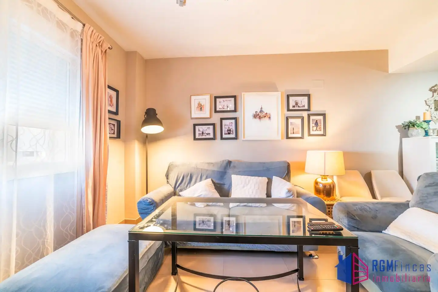 Sala de estar de Piso en venta en La Algaba, Sevilla