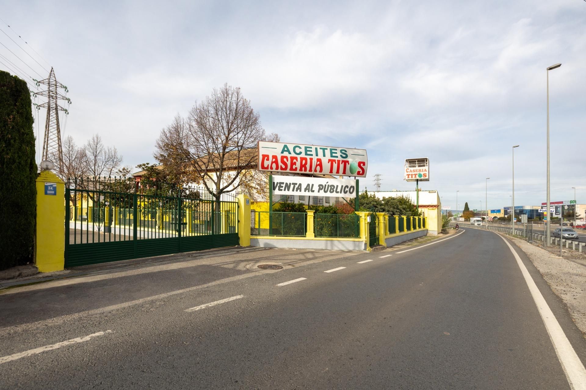 Vista exterior de Finca rústica en venda en Maracena amb Calefacció, Terrassa i Traster