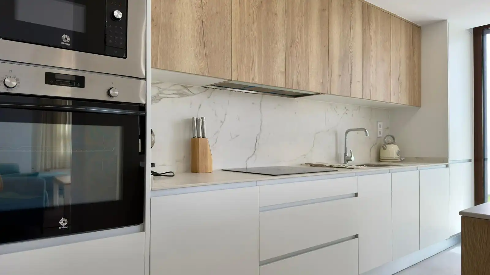 Cuina de Apartament de lloguer en Finestrat amb Aire condicionat, Jardí privat i Terrassa