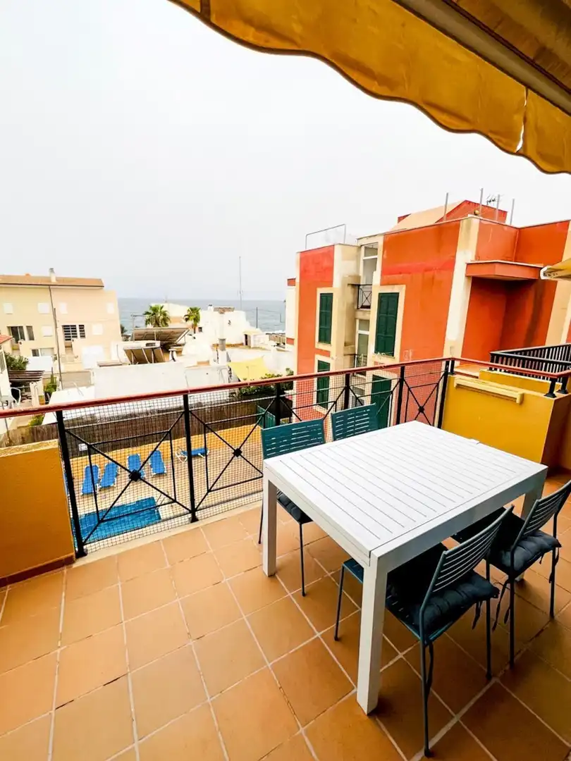 Terraza de Piso de alquiler en Ses Salines con Aire acondicionado, Balcón y Piscina comunitaria