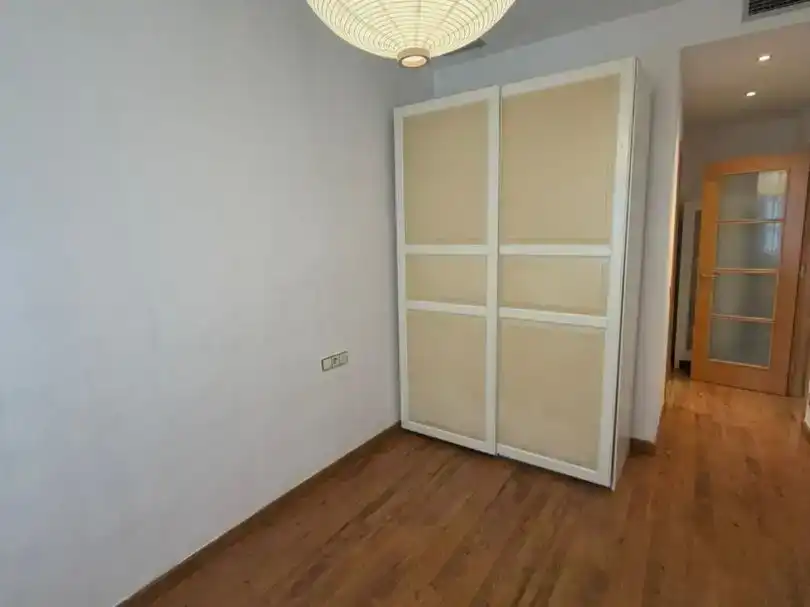 Dormitori de Apartament en venda en  Barcelona Capital amb Aire condicionat i Balcó
