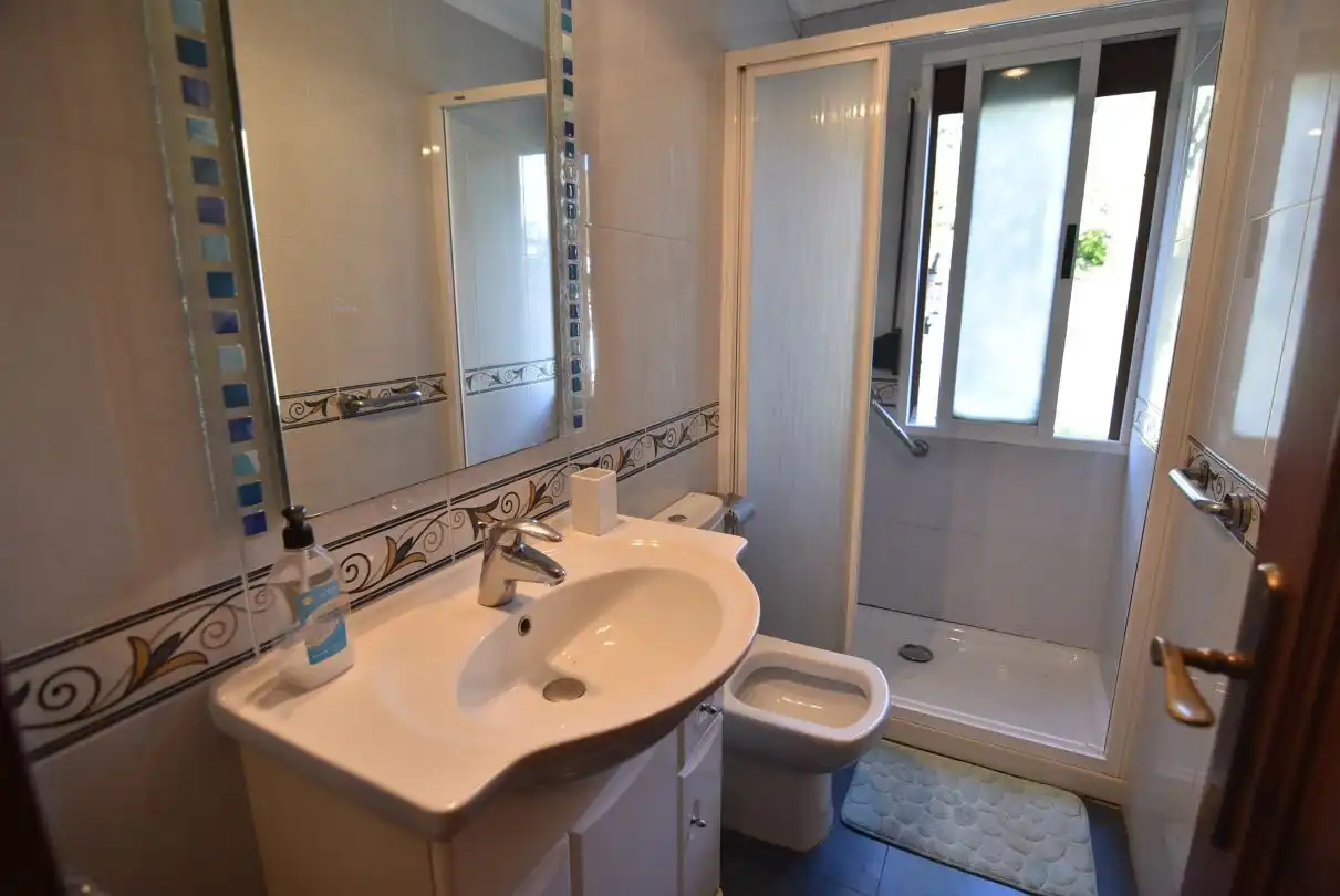 Badezimmer von Wohnung zum Verkauf in Bergara mit Heizung, Möbliert und Balkon