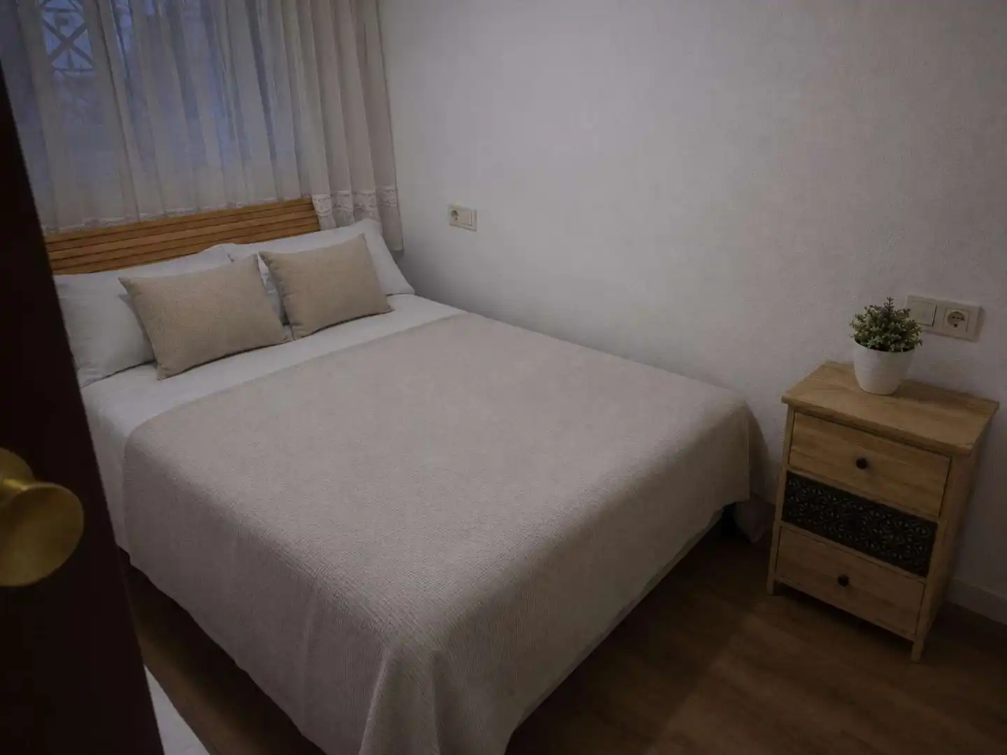 Schlafzimmer von Wohnung zur untervermieten in Benidorm mit Klimaanlage, Terrasse und Möbliert
