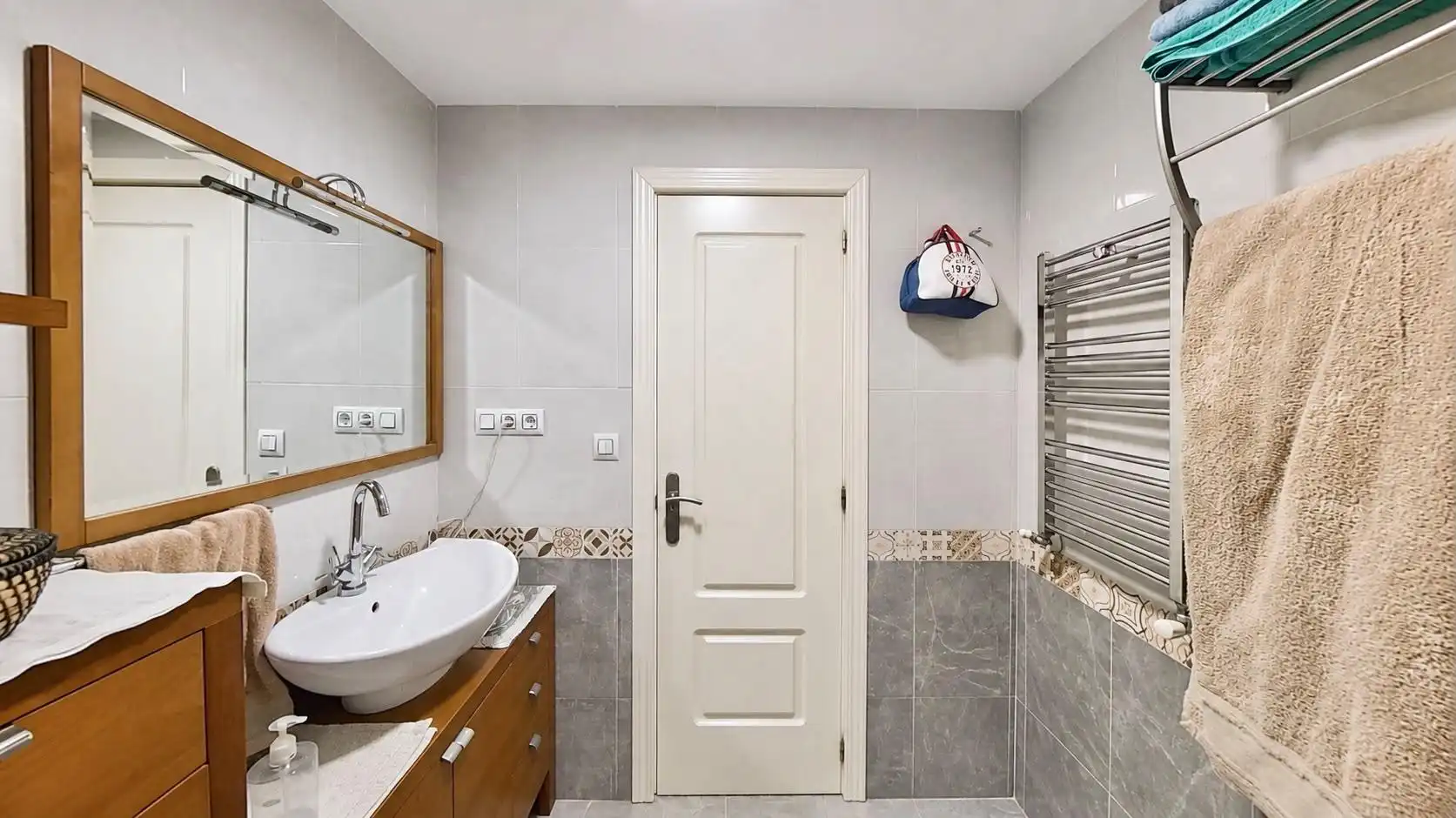 Bany de Apartament en venda en Fuenlabrada amb Aire condicionat, Calefacció i Jardí privat