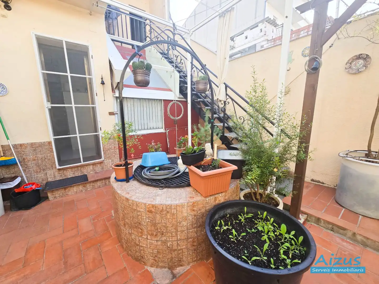 Terraza de Casa adosada en venta en Ripollet con Calefacción, Trastero y Horno