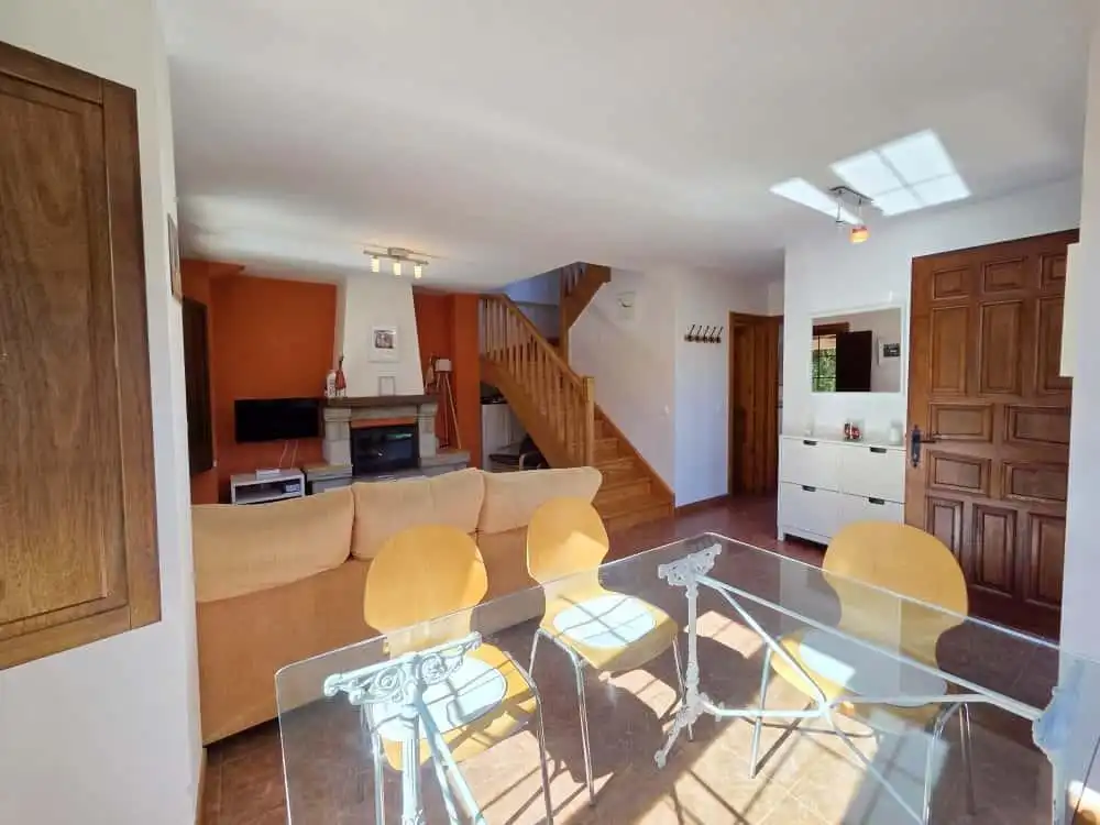 Sala d'estar de Casa adosada en venda en Ribamontán al Monte amb Calefacció, Jardí privat i Terrassa