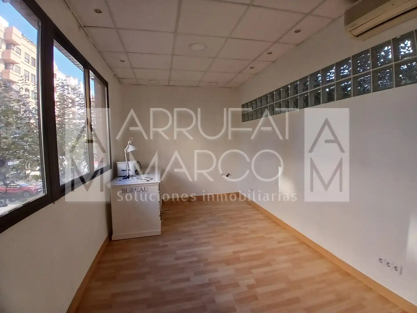 Büro zur Miete in Piscinas
