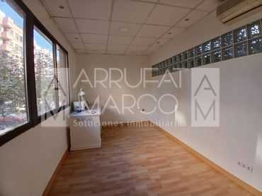 Office space to rent in Piscinas