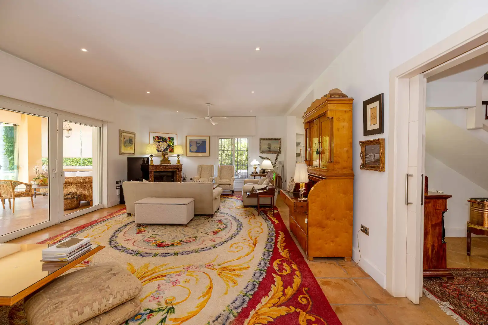 Sala d'estar de Casa o xalet en venda en Málaga amb Aire condicionat, Calefacció i Jardí privat