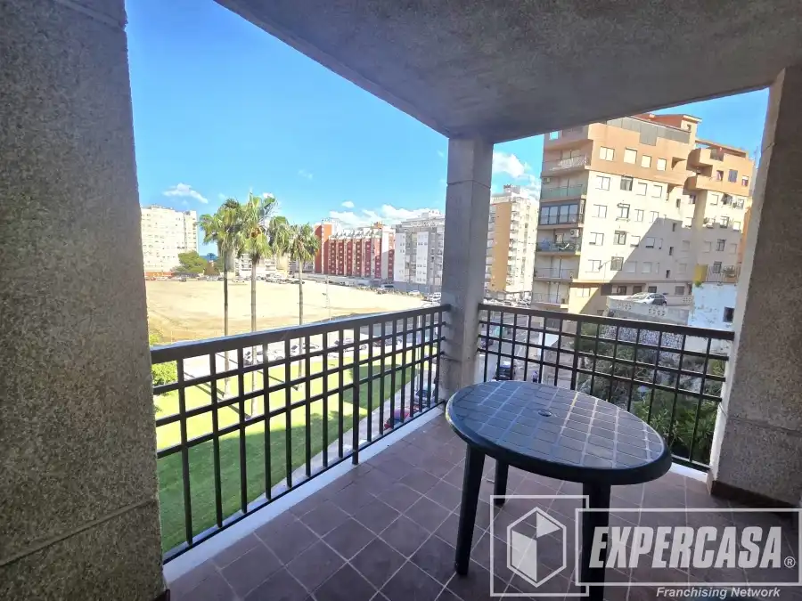 Vista exterior de Apartament de lloguer en Cullera amb Terrassa, Piscina i Moblat
