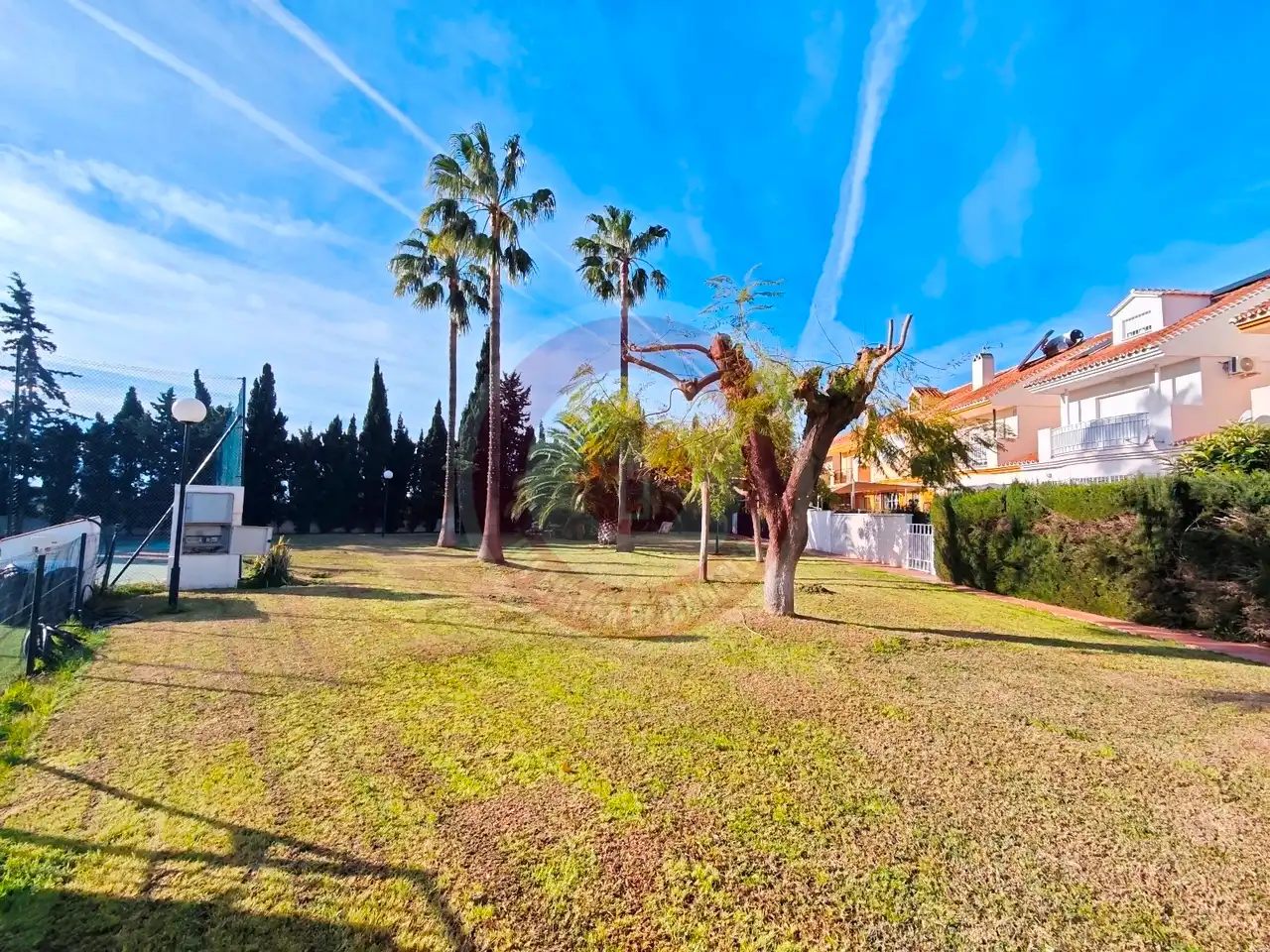 Jardí de Casa adosada en venda en Vélez-Málaga amb Terrassa, Alarma i Piscina comunitària