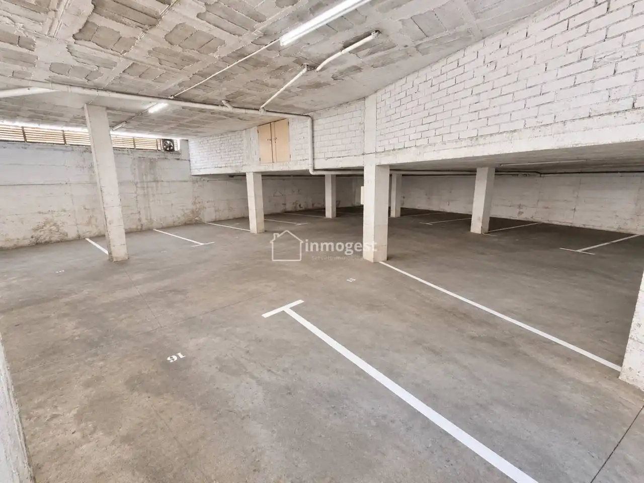 Parking of Garage for sale in Taialà - Germans Sabat