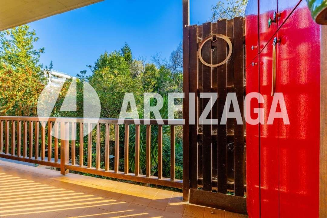 Jardí de Pis en venda en Donostia - San Sebastián  amb Aire condicionat, Calefacció i Terrassa