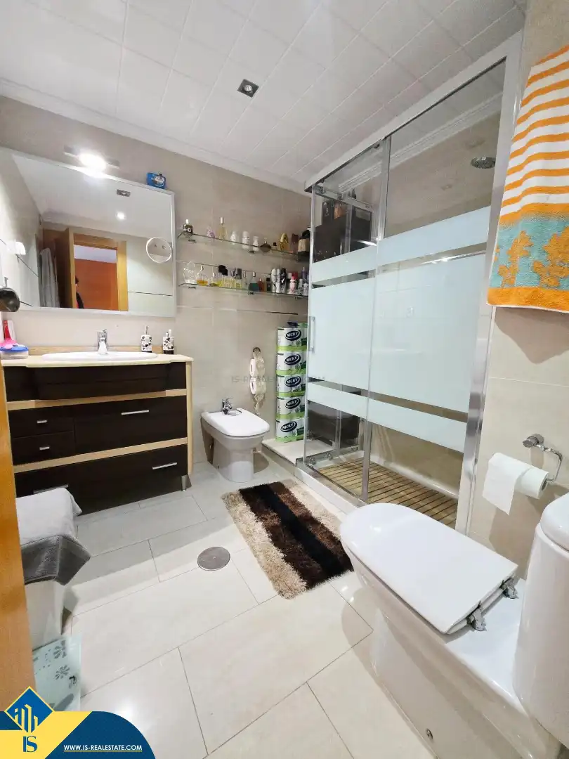 Bathroom of Flat for sale in Alicante / Alacant  with Terrace and Furnished