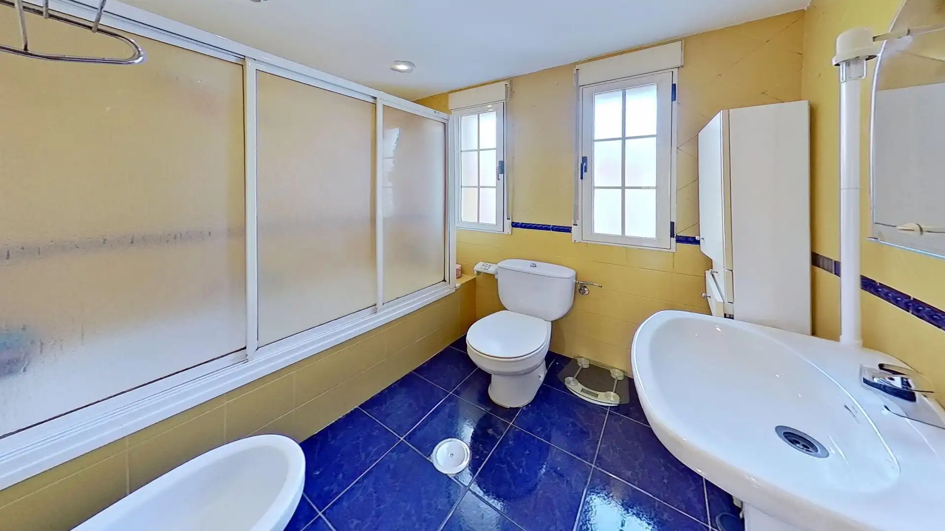 Baño de Casa adosada en venta en Las Gabias con Aire acondicionado, Calefacción y Terraza
