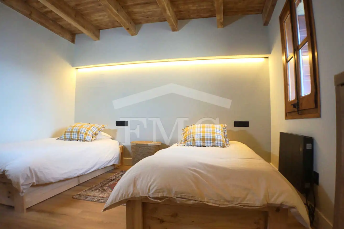 Schlafzimmer von Haus oder Chalet zur Miete in Saillagouse mit Heizung, Privatgarten und Parkett
