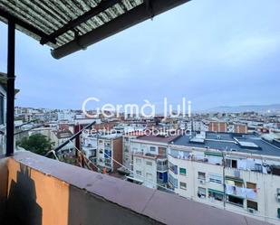 Vista exterior de Àtic en venda en Santa Coloma de Gramenet amb Balcó